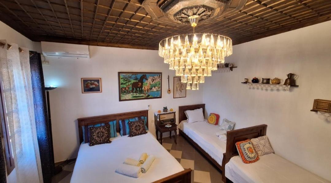 Guesthouse Alvaro Kadiu Berat Exterior photo